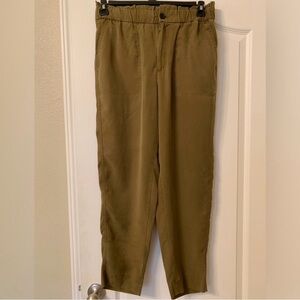 Banana Republic Medium pants Tencel mossy green trousers waist olive slacks